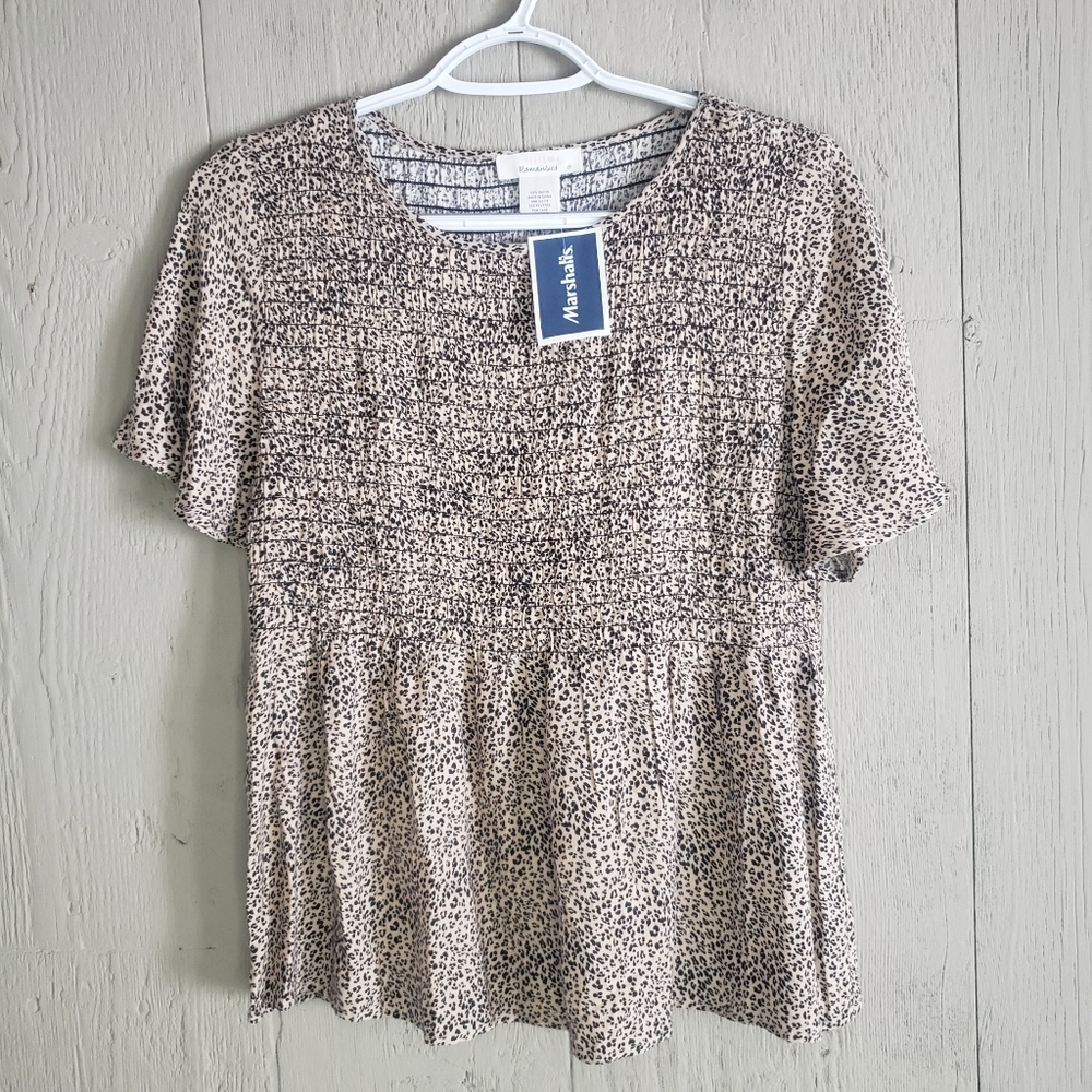 Urban Romanics Cheetah Print Top Smocked Short Sleeve Blouse Size Medium NWT